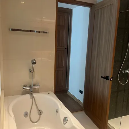 Spacious Bedroom- 2 Mins From Train Station Bangkok Exterior photo