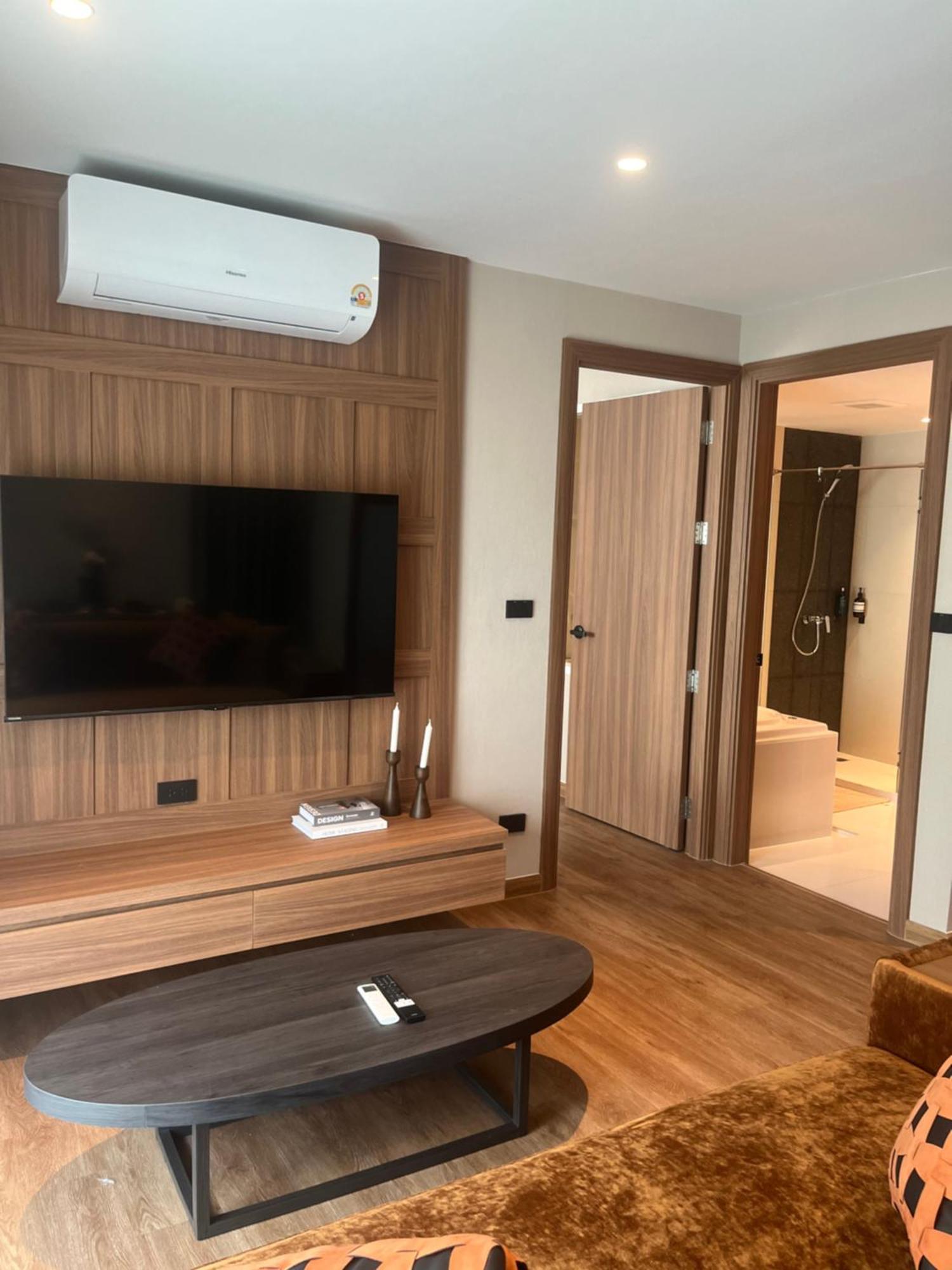 Spacious Bedroom- 2 Mins From Train Station Appartement Bangkok