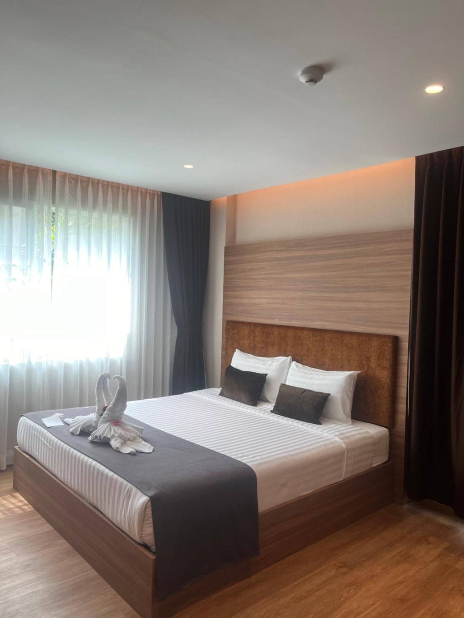 Spacious Bedroom- 2 Mins From Train Station Appartement